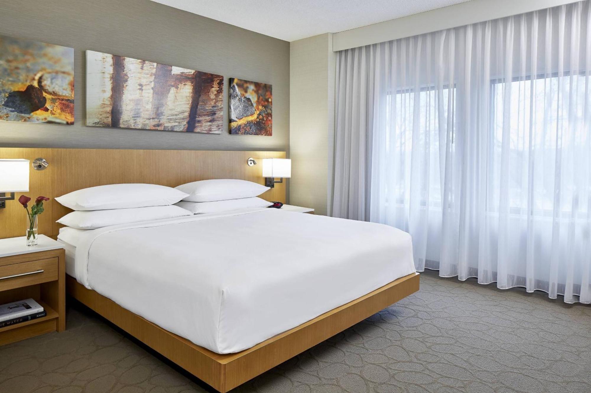 Renaissance Chicago Hotel 3*