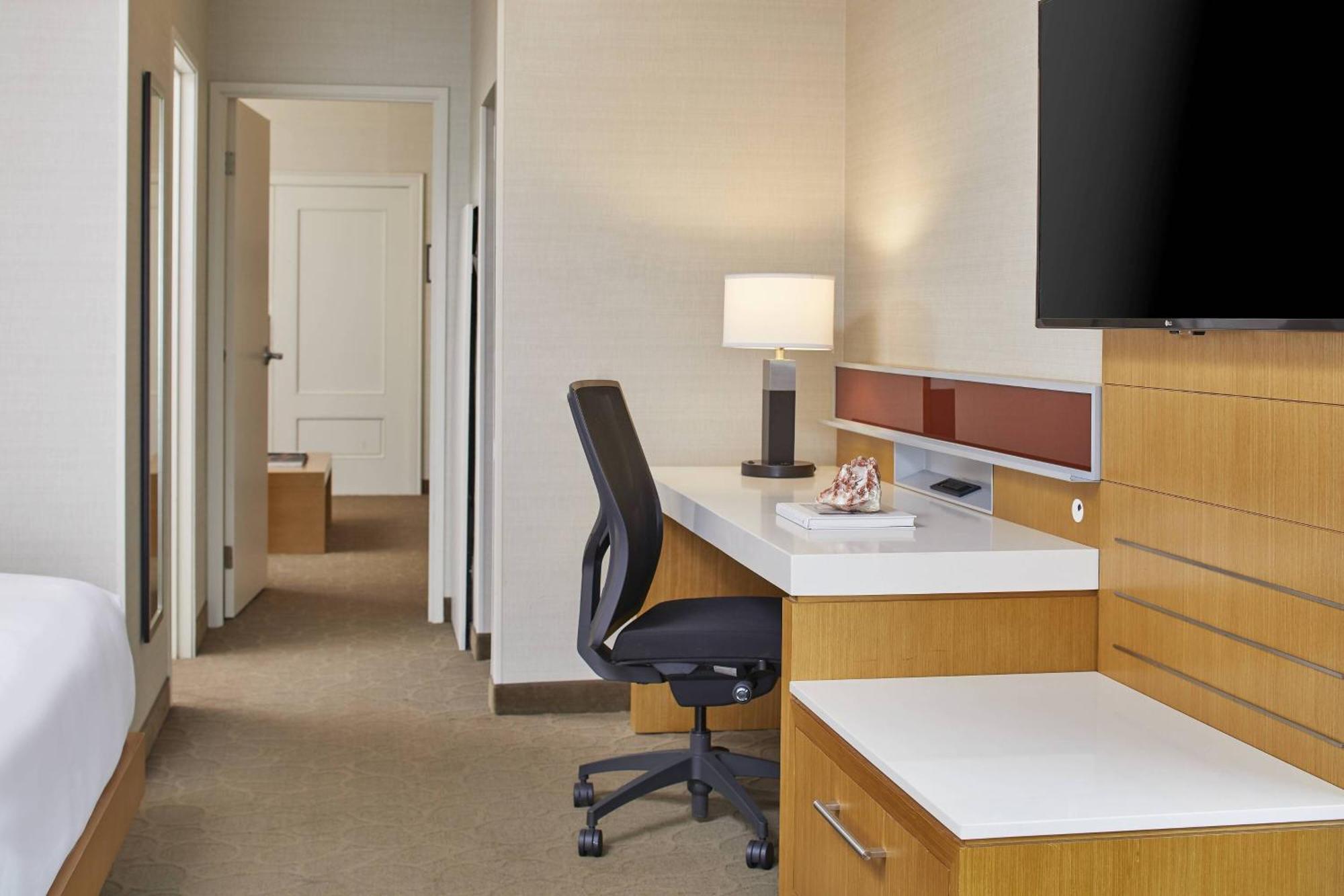 Renaissance Chicago Hotel 3*