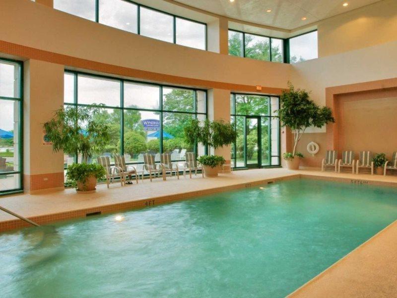 Hotel Renaissance Chicago Glenview