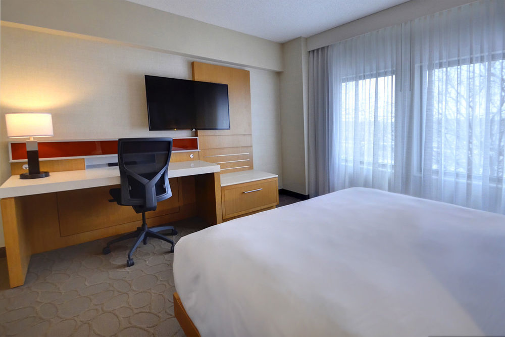 Hotel Renaissance Chicago Glenview