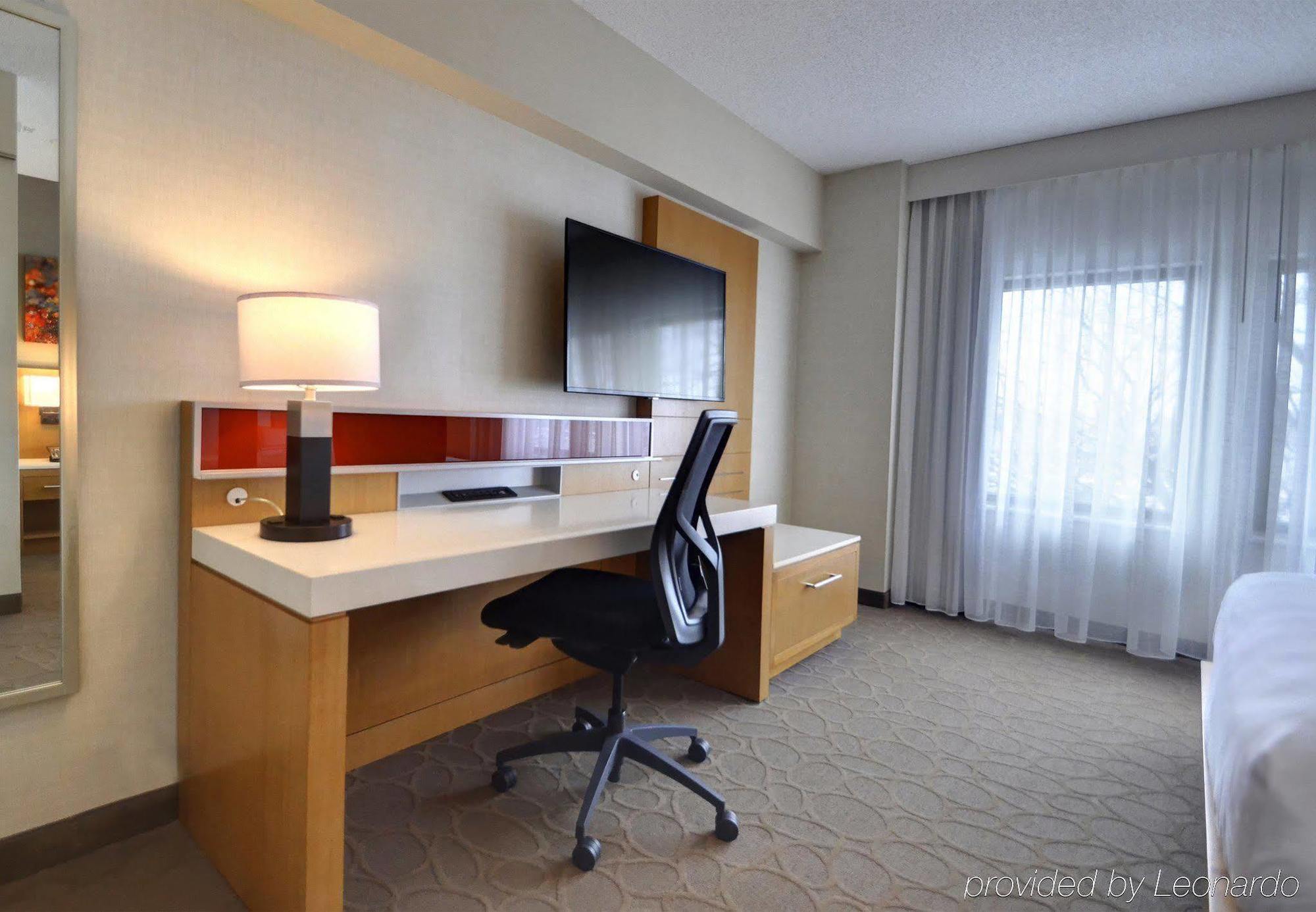 Hotel Renaissance Chicago Glenview