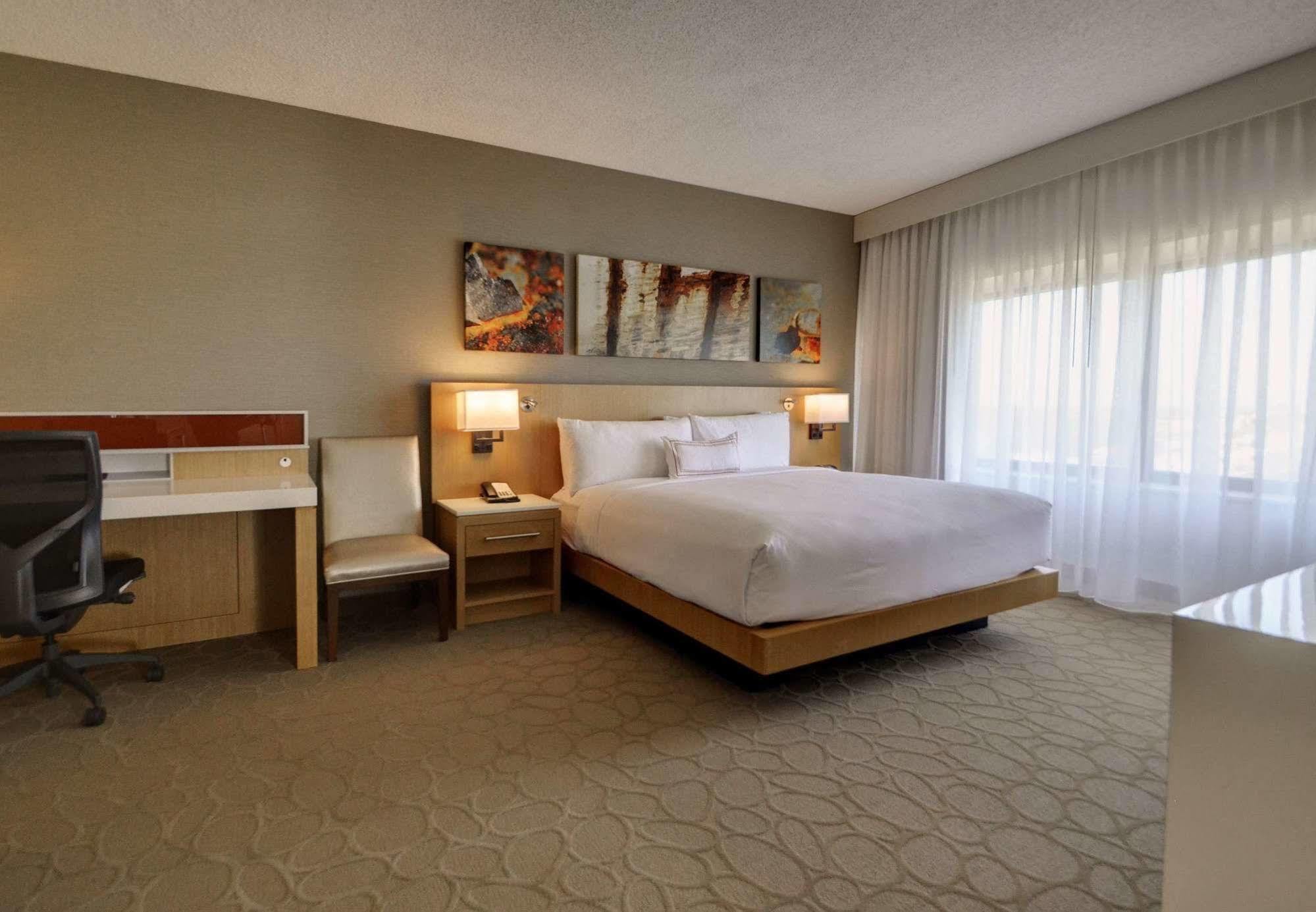 Hotel Renaissance Chicago Glenview